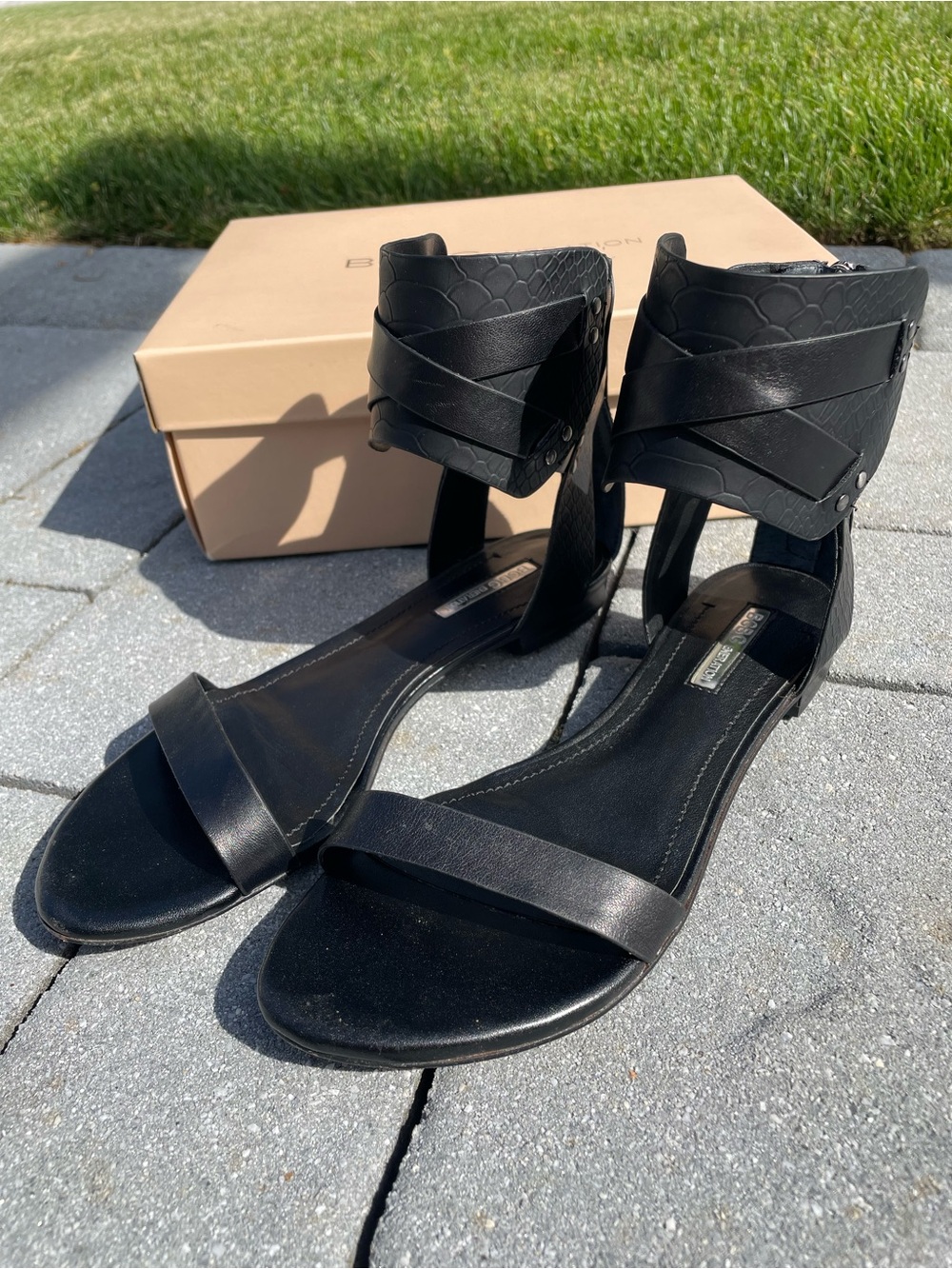 Women’s BCBGeneration Braylin Black Ankle Cuff Flat Sandals 8